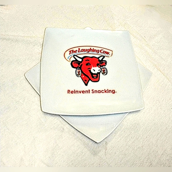 The Laughing Cow 2 piece Collectible Plate Set RARE Square shape w/curved edges - Picture 3 of 6